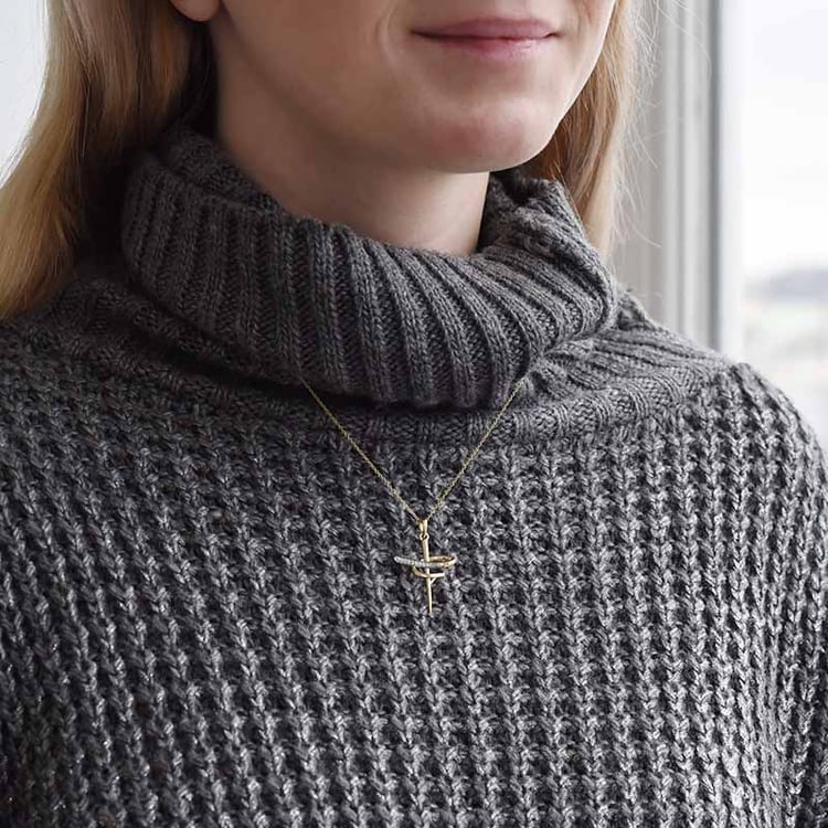 Diamantový zlatý křížek 93876