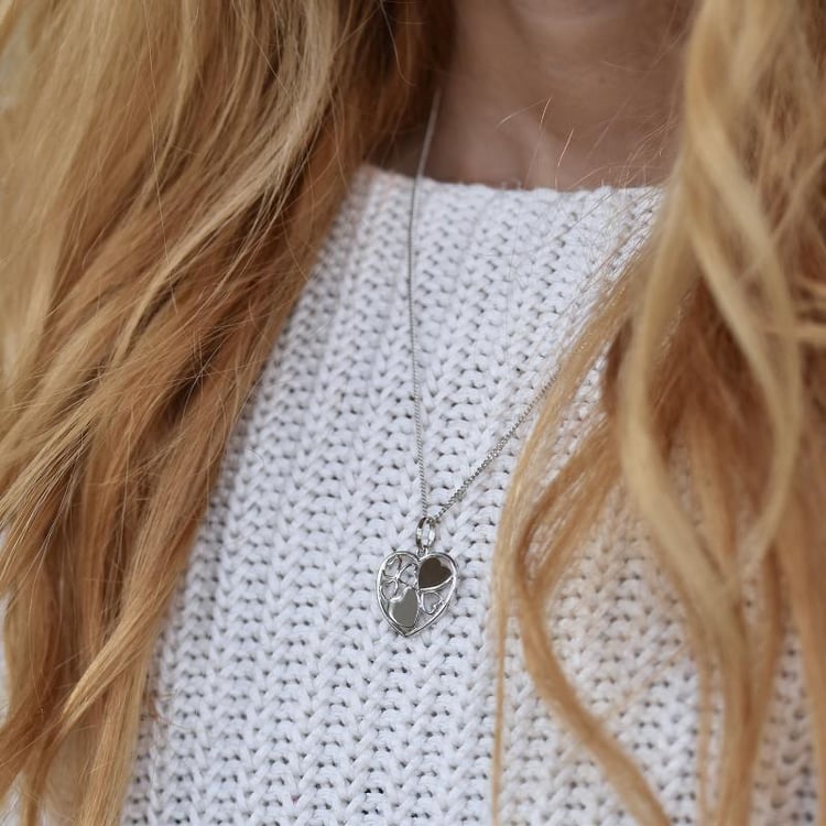 Náhrdelník plný srdíček 28406