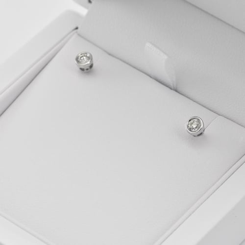 Náušnice s bezel osazenými diamanty Jacie
