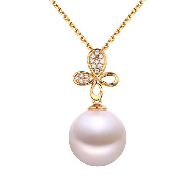 Náhrdelník ze zlata s bílou perlou a diamanty