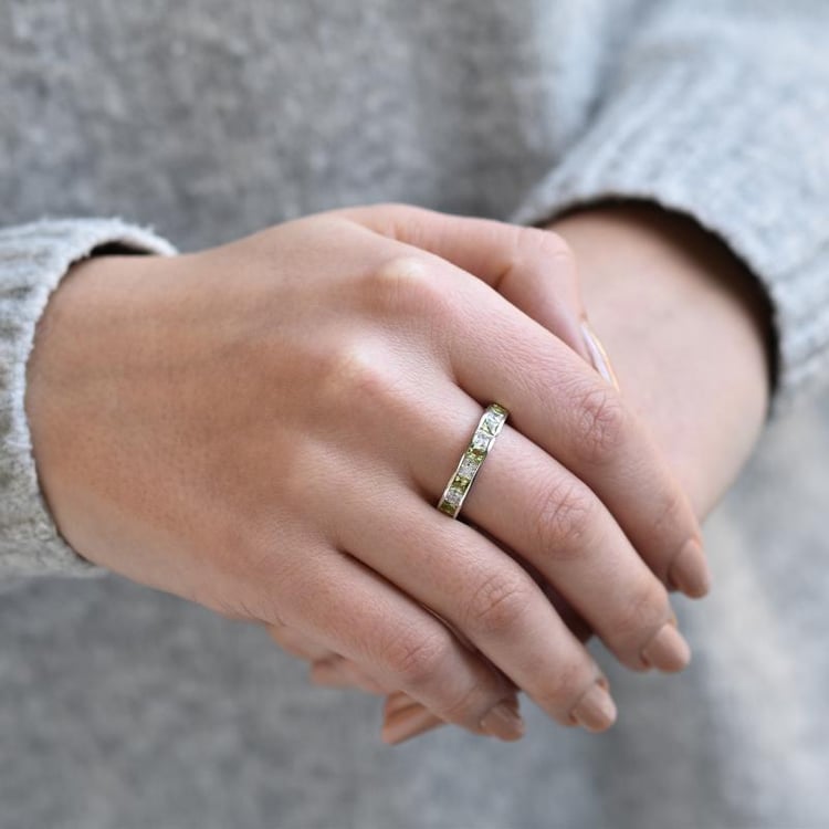 Olivíny a zirkony ve stříbrném eternity prstenu 39577