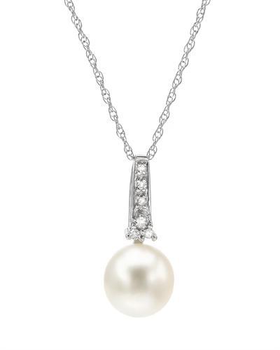 Bílý náhrdelník s perlou