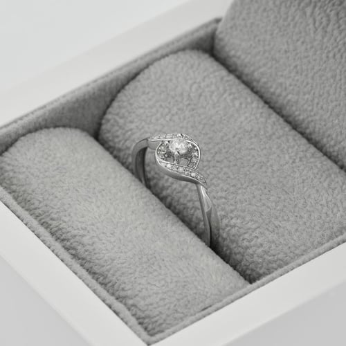 Stříbrný prsten s lab-grown diamanty Nurisa
