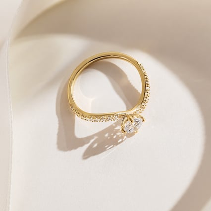 Atypický zásnubní prsten s diamantem Elise