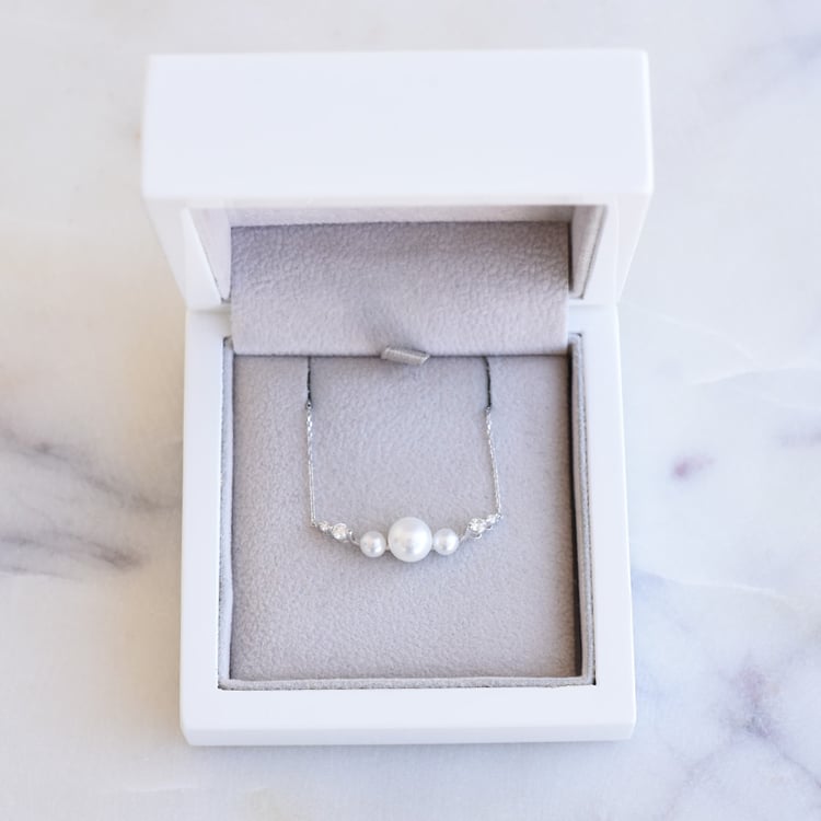 Náhrdelník s perlami a diamanty 87184