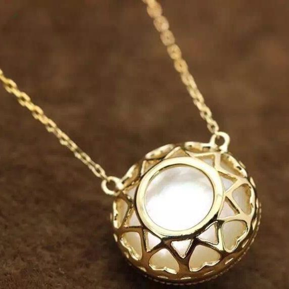 Zlatý náhrdelník s bílou perlou 10321