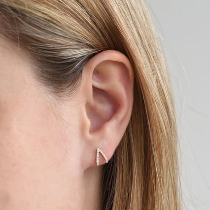 Stříbrné náušnice s lab-grown diamanty Wishbone