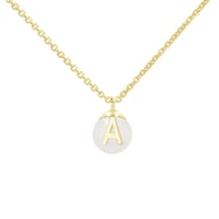 Přívěsek s perlou a písmenem Louie