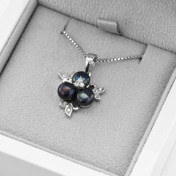 Stříbrný perlový náhrdelník 49302