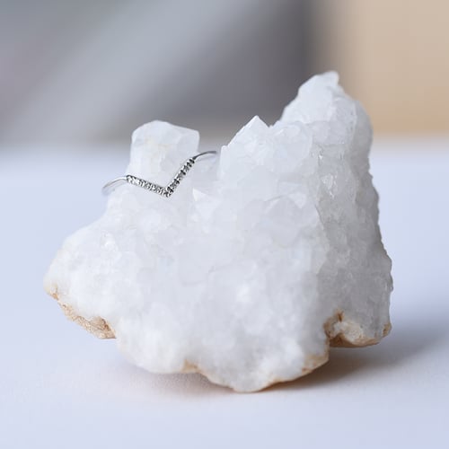 Zlatý vykrojený snubní prsten s diamanty Bebeha