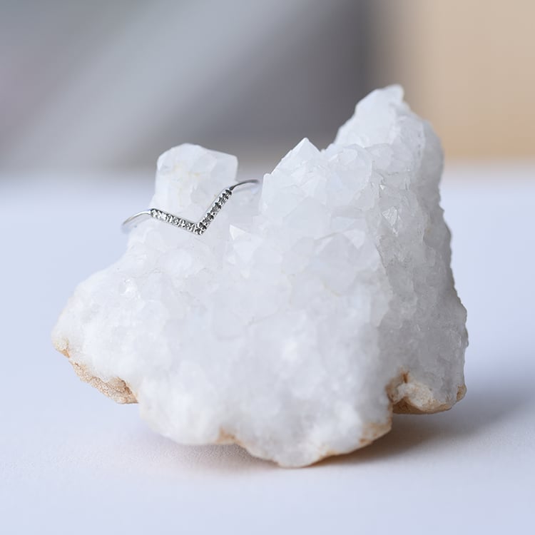 Diamantový vykrojený snubní prsten 60982