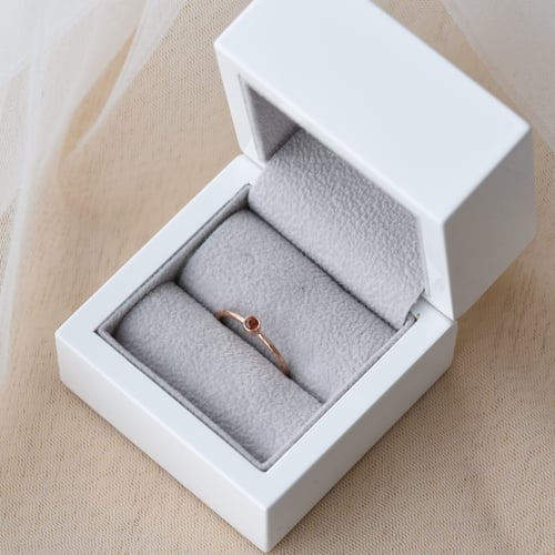 Zlatý minimalistický prsten s padparadscha safírem Emilien