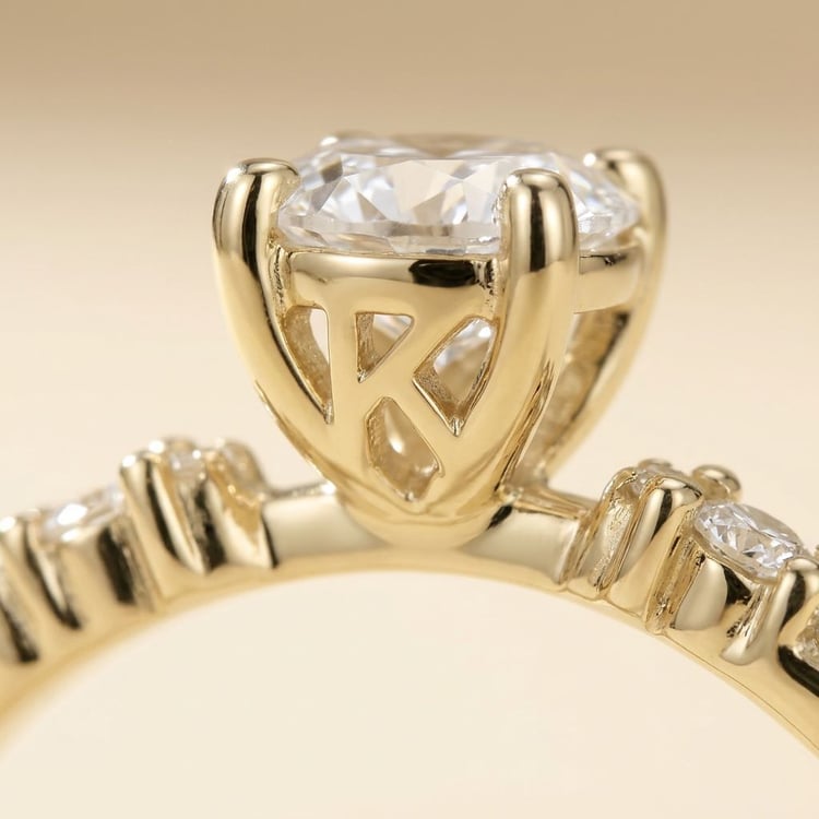 Zásnubní prsten s výběrem písmene a diamanty Carina 167552