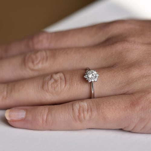 Zásnubní zlatý prsten s diamanty Condeh