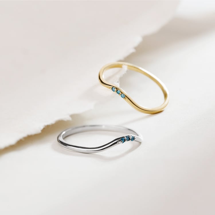 Stříbrný prsten se třemi modrými diamanty 157774