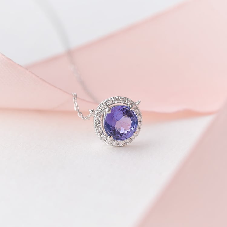 Tanzanitový náhrdelník z bílého zlata 90068