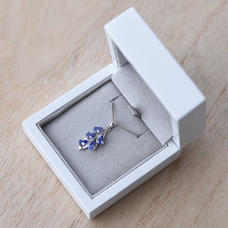 Stříbrný přívěsek s tanzanity 60156