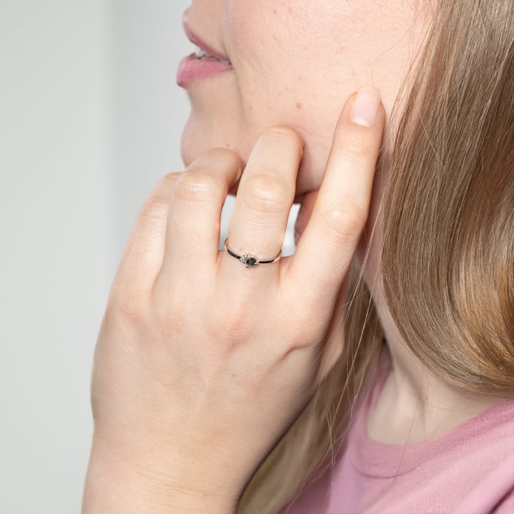 Jemný cluster prsten se salt and pepper diamantem Marine 150441