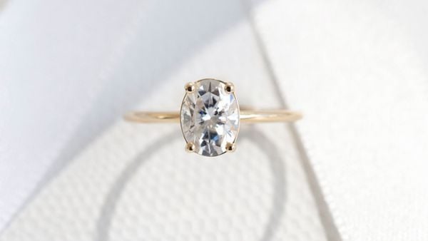 Tvary diamantů: oval (oválný)