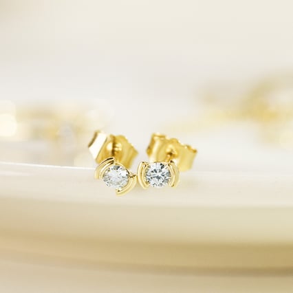 Minimalistické stříbrné peckové náušnice s diamanty Vilhelmina