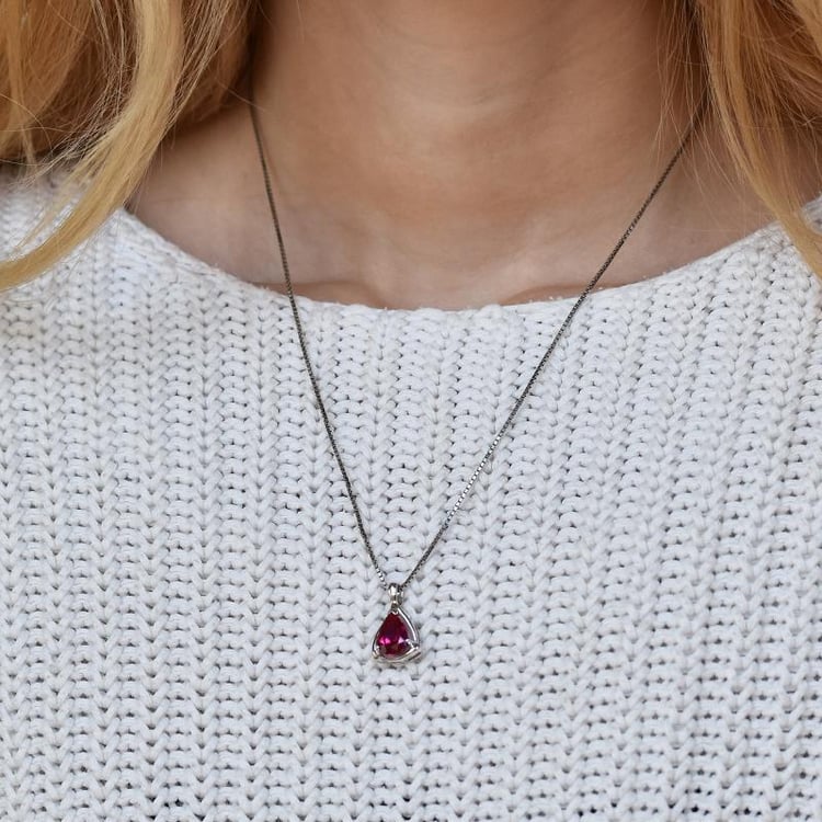 Rubínový přívěsek 4563