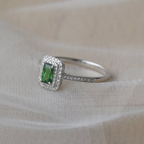Zlatý prsten s emerald tsavorit granátem a diamanty Kanie