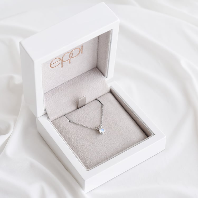 Náhrdelník s měsíčním kamenem ze zlata 93803