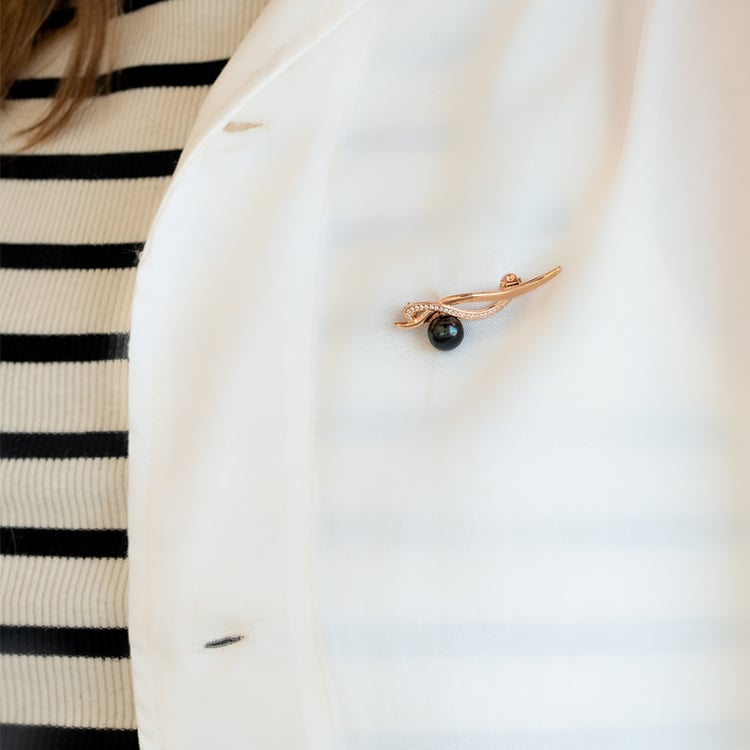 Pozlacená brož s černou perlou a zirkony Otmar 121270