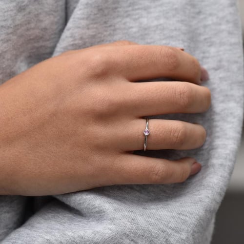 Zlatý minimalistický prsten s růžovým safírem Emilien