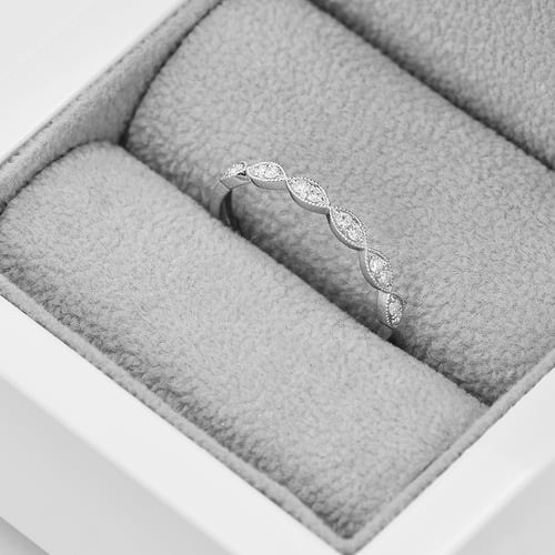 Stříbrný něžný eternity prsten s lab-grown diamanty Talita