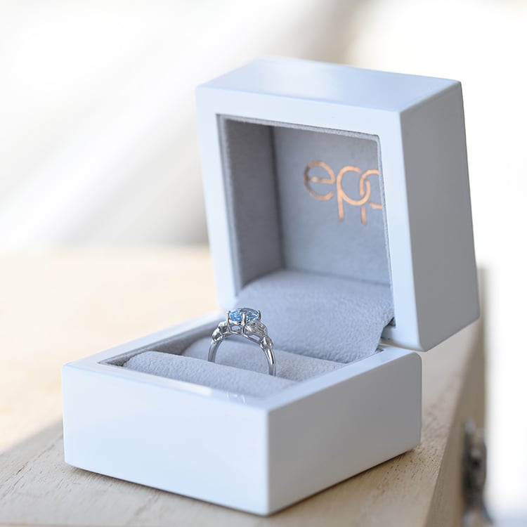 Zlatý akvamarínový prsten 61402