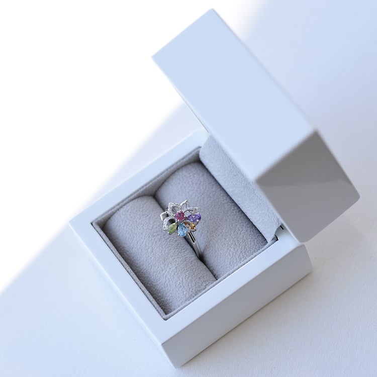 Zlatý prsten s drahokamy 61410