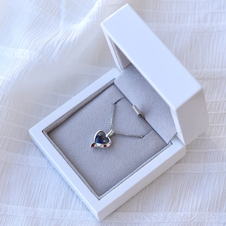 Náhrdelník se safírem 69117