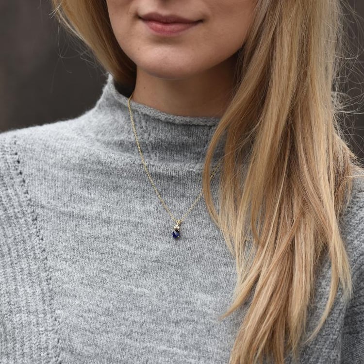 Zlatý náhrdelník se safírem a diamanty 48580