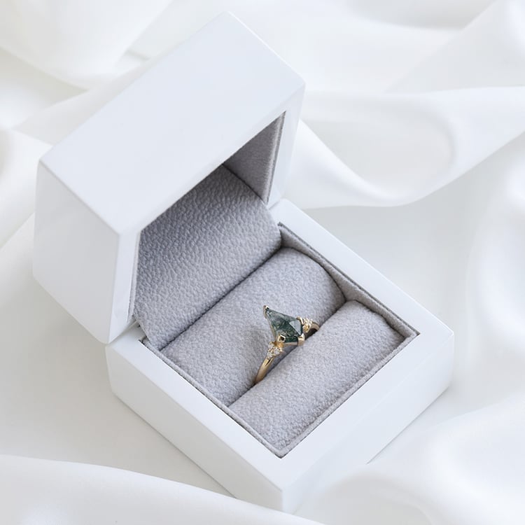 Zásnubní zlatý prsten s achátem 89240