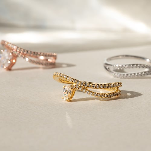 Atypický zásnubní prsten s lab-grown diamanty Reptie