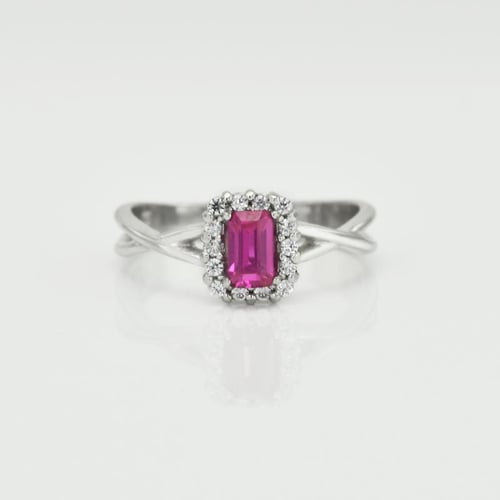 Zlatý prsten s emerald safírem a diamanty Hali