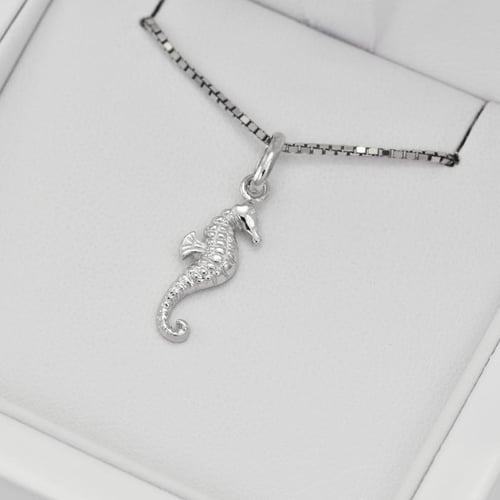 Stříbrný přívěsek ve tvaru mořského koníka Nesea