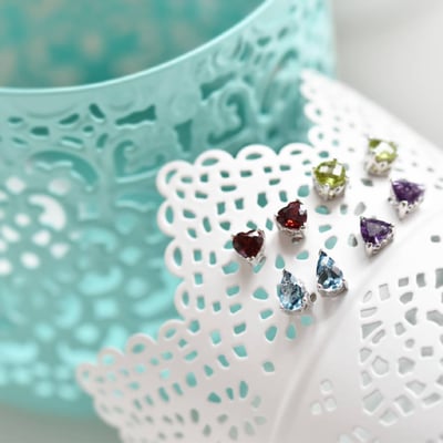 Náušnice s drahokamy