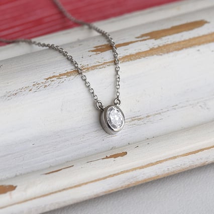 Zlatý náhrdelník s 0.3ct GIA certifikovaným oval diamantem Mack