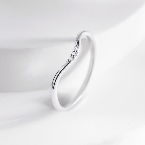 Stříbrný vykrojený prsten se třemi diamanty Cason