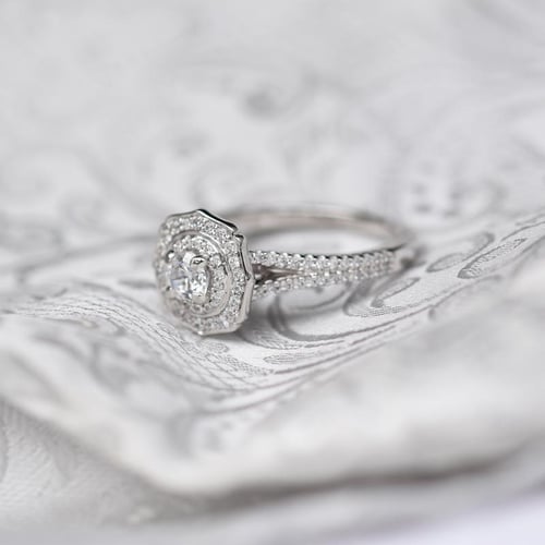 Extravagantní halo zásnubní prsten s lab-grown diamanty Giacomo