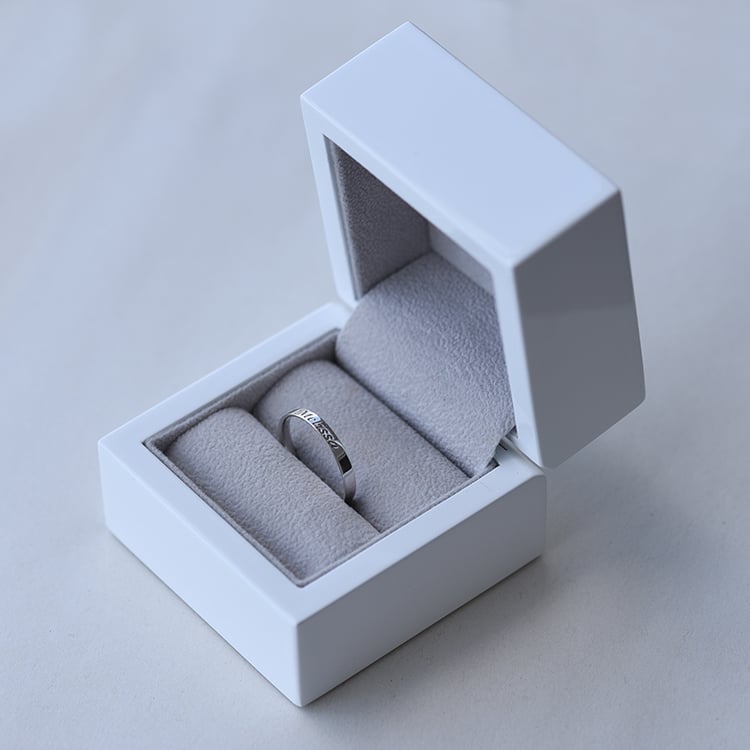 Diamantový prsten s gravírem 65581