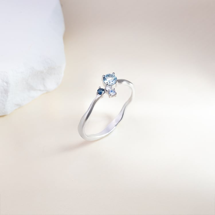 Cluster prsten s akvamarínem, safírem, měsíčním kamenem a diamantem Roche 150492