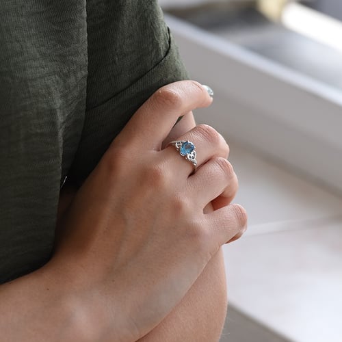 Zlatý topazový prsten s diamanty Alanyse
