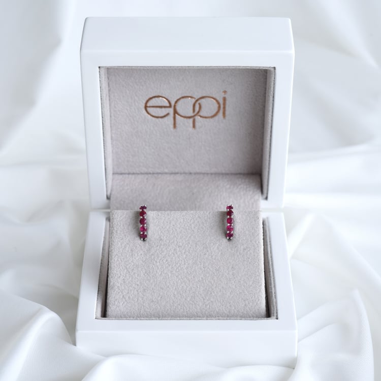 Rubínové náušnice z bílého zlata 85818