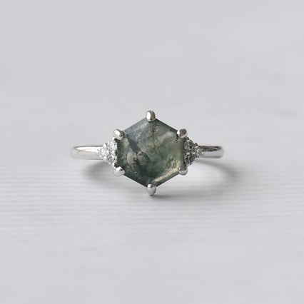 Unikátní zlatý prsten s mechovým achátem Yasmeen