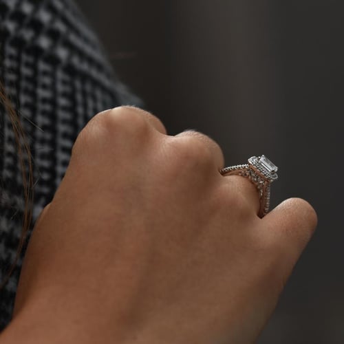 Zásnubní prsten s emerald diamantem Farida