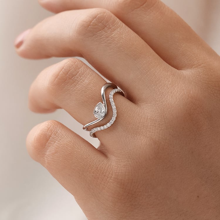 Romantický zásnubní set atypických prstýnků s diamanty 155846