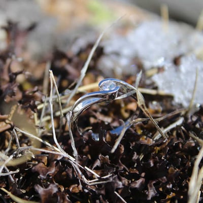 Zásnubní prsten s diamantem